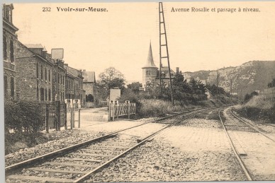 YVOIR AVENUE ROSALIE ET PASSAGE A NIVEAU.jpg
